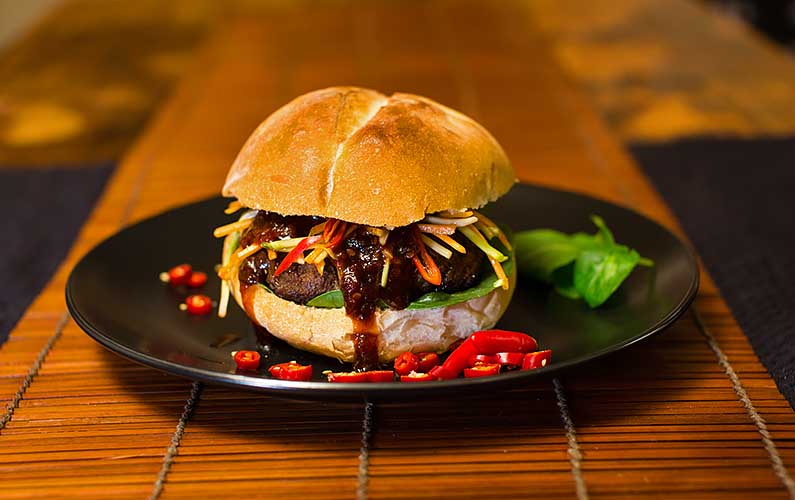 Thai Chilli Burger - cooking at home is fun